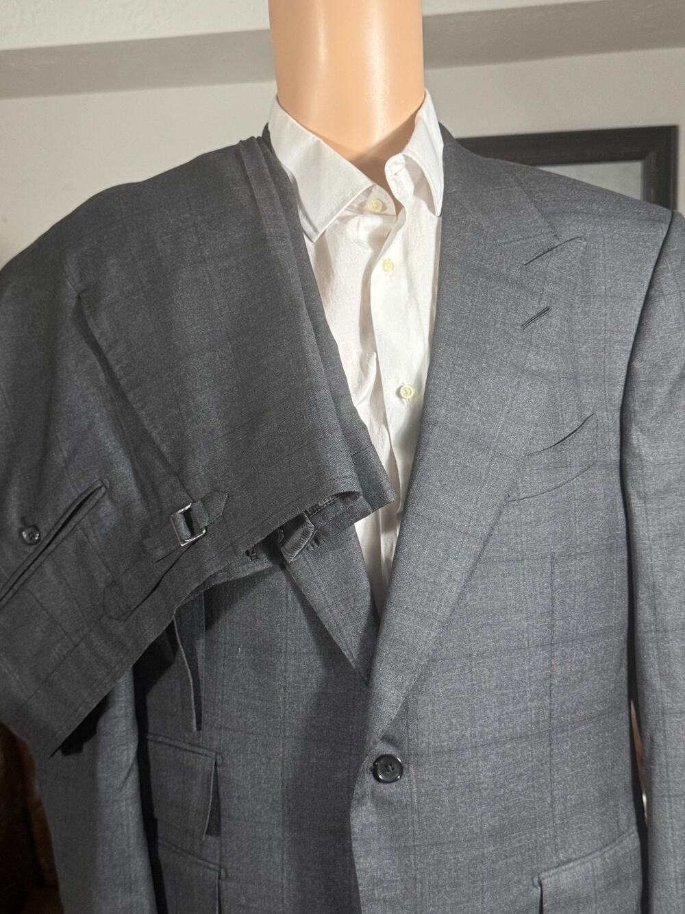 Tom Ford Charcoal Wool Windowpane 2Pc Suit Peak Lapels 56R 46R US 40x32 Trousers